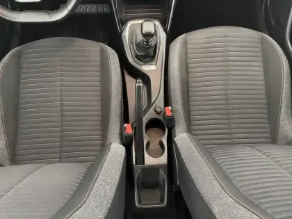 Photo 62 Peugeot 2008  PureTech 100 S&S BVM6