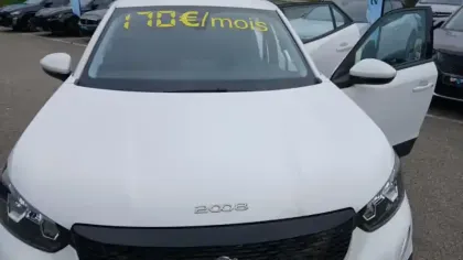 Photo 34 Peugeot 2008  PureTech 100 S&S BVM6