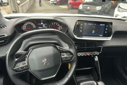 Photo 14 Peugeot 2008  PureTech 100 S&S BVM6