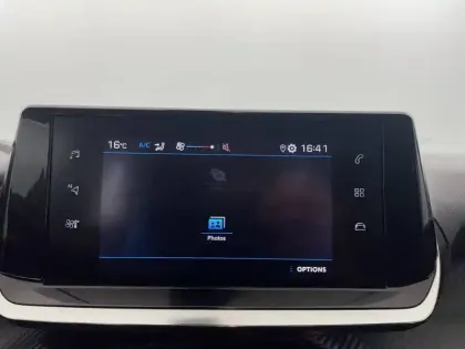 Photo 56 Peugeot 2008  PureTech 100 S&S BVM6