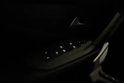 Photo 22 Peugeot 308  SW Hybrid 145 e-DCS6