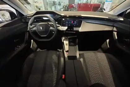 Photo 10 Peugeot 308  SW Hybrid 145 e-DCS6