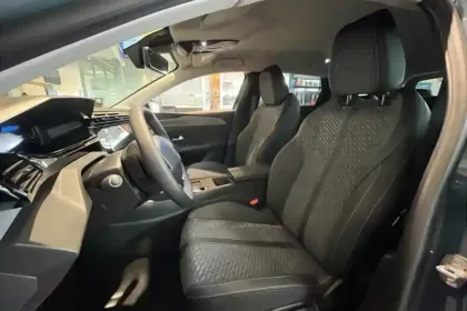 Photo 8 Peugeot 308  SW Hybrid 145 e-DCS6