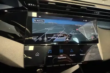 Photo 17 Peugeot 308  SW Hybrid 145 e-DCS6