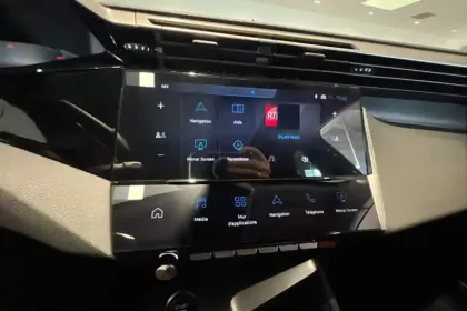 Photo 16 Peugeot 308  SW Hybrid 145 e-DCS6