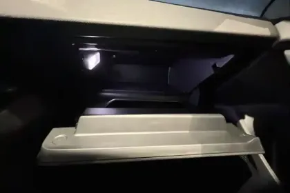 Photo 23 Peugeot 308  SW Hybrid 145 e-DCS6