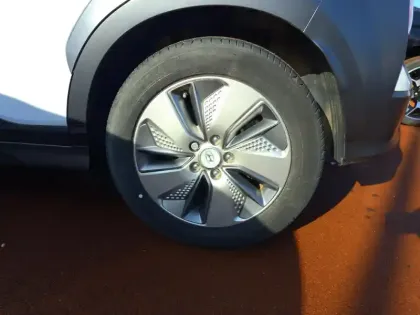 Photo 5 Hyundai Kona  Electrique 39 kWh - 136 ch