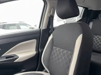 Photo 27 Nissan Micra  IG 71