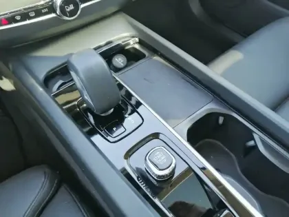 Photo 76 Volvo Xc60  T6 AWD Hybride rechargeable 253 ch+145 ch Geartronic 8