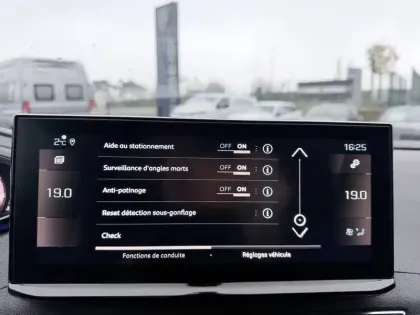 Photo 32 Peugeot 3008  PureTech 130ch S&S EAT8