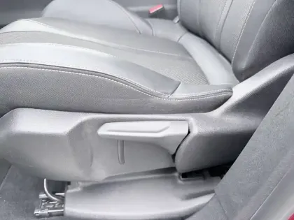 Photo 29 Peugeot 3008  PureTech 130ch S&S EAT8