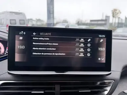 Photo 36 Peugeot 3008  PureTech 130ch S&S EAT8