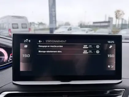 Photo 33 Peugeot 3008  PureTech 130ch S&S EAT8