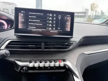 Photo 31 Peugeot 3008  PureTech 130ch S&S EAT8