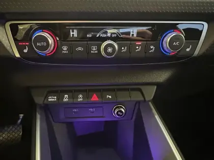 Photo 8 Audi A1  Allstreet 35 TFSI 150 ch S tronic 7