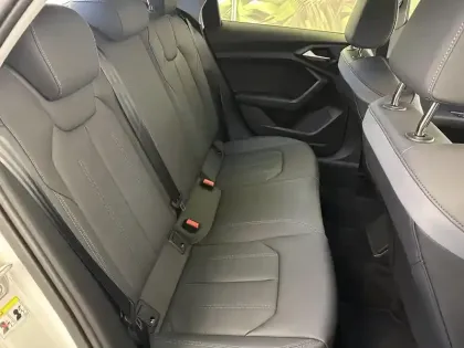 Photo 11 Audi A1  Allstreet 35 TFSI 150 ch S tronic 7