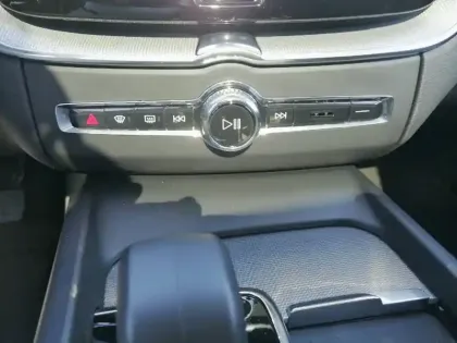 Photo 18 Volvo Xc60  T6 AWD Hybride rechargeable 253 ch+145 ch Geartronic 8