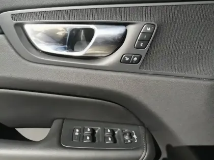 Photo 15 Volvo Xc60  T6 AWD Hybride rechargeable 253 ch+145 ch Geartronic 8