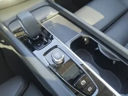 Photo 17 Volvo Xc60  T6 AWD Hybride rechargeable 253 ch+145 ch Geartronic 8