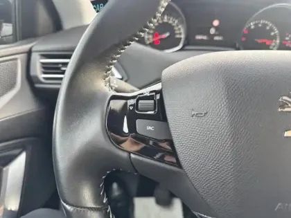 Photo 18 Peugeot 308  PureTech 130ch S&S BVM6 Allure