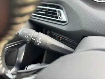 Photo 16 Peugeot 308  PureTech 130ch S&S BVM6 Allure