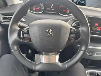 Photo 11 Peugeot 308  PureTech 130ch S&S BVM6 Allure