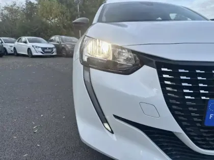 Photo 13 Peugeot 208  PureTech 75 S&S BVM5 Active Pack