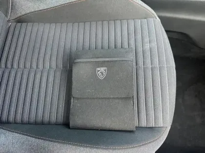 Photo 15 Peugeot 208  PureTech 75 S&S BVM5 Active Pack