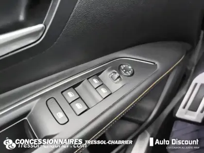 Photo 18 Peugeot 3008  Hybrid 225 e-EAT8 Roadtrip