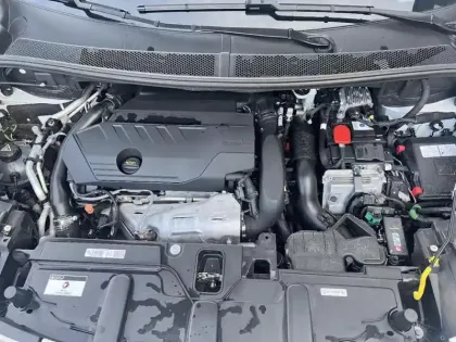 Photo 6 Peugeot 3008  Hybrid 225 e-EAT8 Allure Pack