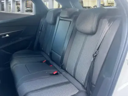 Photo 22 Peugeot 3008  Hybrid 225 e-EAT8 Allure Pack