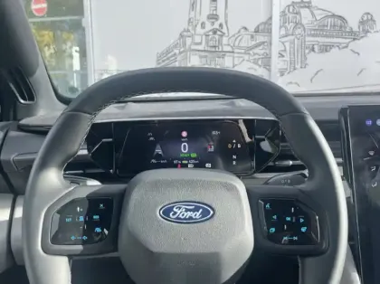 Photo 6 Ford Capri 286ch Extended Range 77kW RWD