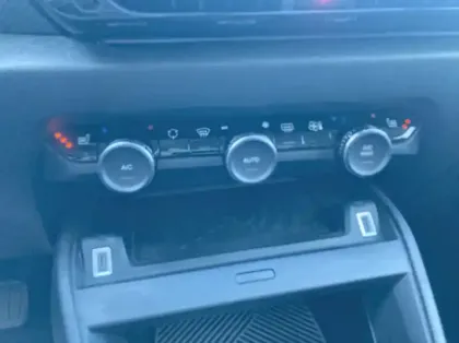 Photo 4 Citroën C4 1.2 PureTech 130ch S&amp;S MAX Automatique