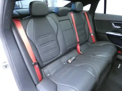 Photo 44 Mercedes Classe E Berline 53 AMG 625ch 4Matic+ Classe / 295 Mercedes-AM