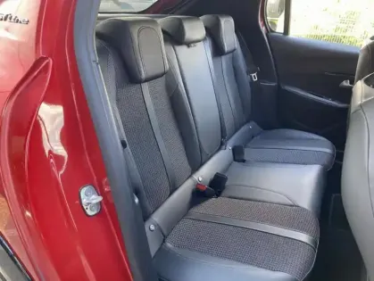 Photo 26 Peugeot 208 II Puretech 100 S&S EAT8 GT Line