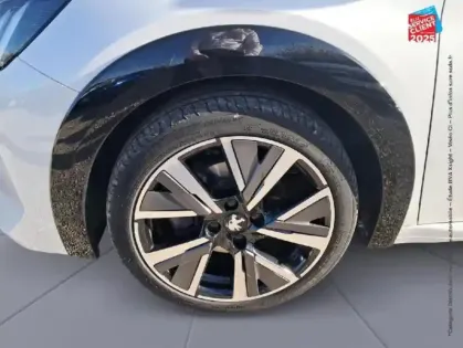 Photo 9 Peugeot 208  1.2 PureTech 100ch S/S GT Line EAT8 Camera