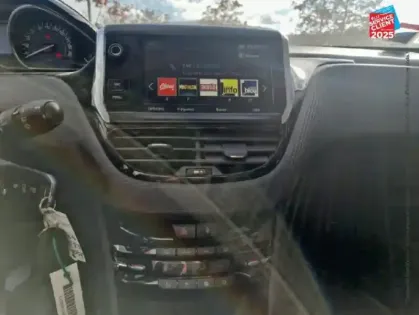 Photo 13 Peugeot 2008 Gén. I Ph2 Allure 5