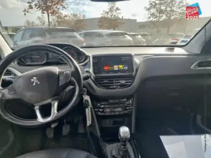 Photo 7 Peugeot 2008 Gén. I Ph2 Allure 5