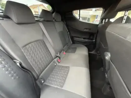 Photo 26 Toyota C-HR  122h Collection 2WD E-CVT MY20