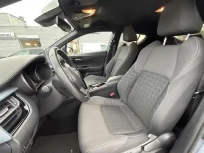 Photo 24 Toyota C-HR  122h Collection 2WD E-CVT MY20