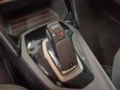 Photo 9 Peugeot 2008  1.2 PureTech 130ch S&S Active EAT8