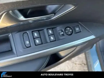 Photo 29 Peugeot 3008  1.2 Hybrid 145ch Allure e-DCS6