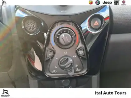 Photo 12 Citroën C1  VTi 72 S&S Feel 5p/1ère MAIN