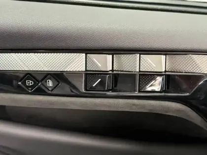 Photo 11 DS DS 4 N°4 E-TENSE 213ch Etoile