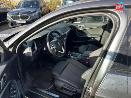 Photo 14 BMW Serie 1 Série 1 118dA 150ch Edition Sport 8cv GPS Camera