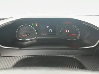 Photo 29 Peugeot 2008  PureTech 100 S&S BVM6