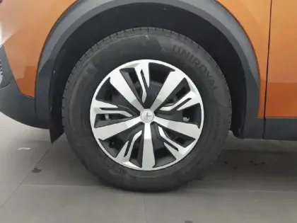 Photo 32 Peugeot 2008  PureTech 100 S&S BVM6