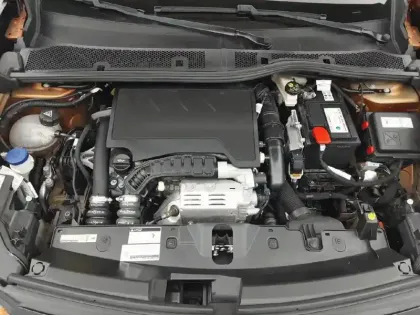 Photo 34 Peugeot 2008  PureTech 100 S&S BVM6