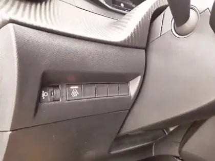 Photo 38 Peugeot 208  PureTech 75 S&S BVM5