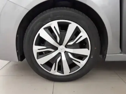 Photo 28 Peugeot 208  PureTech 75 S&S BVM5